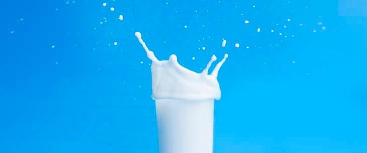 Probiotik balans jogurt u staklenoj čaši
