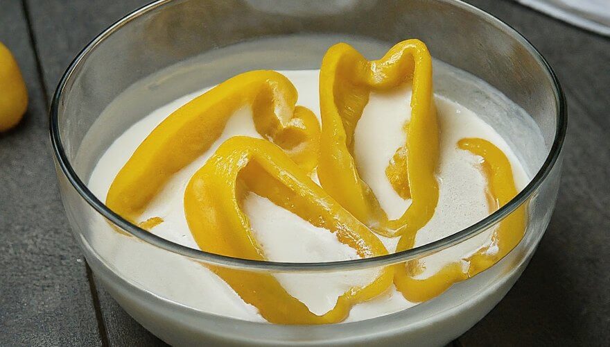 Zuta paprika u pavlaci